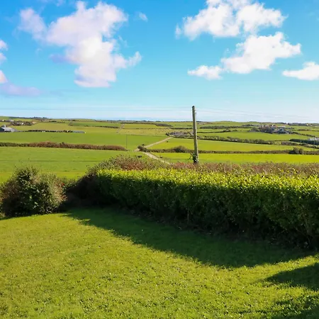 Dom wakacyjny Hill Crest Donoure